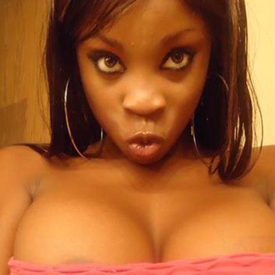 Ebony Amateur Hottie With Great Big Tits